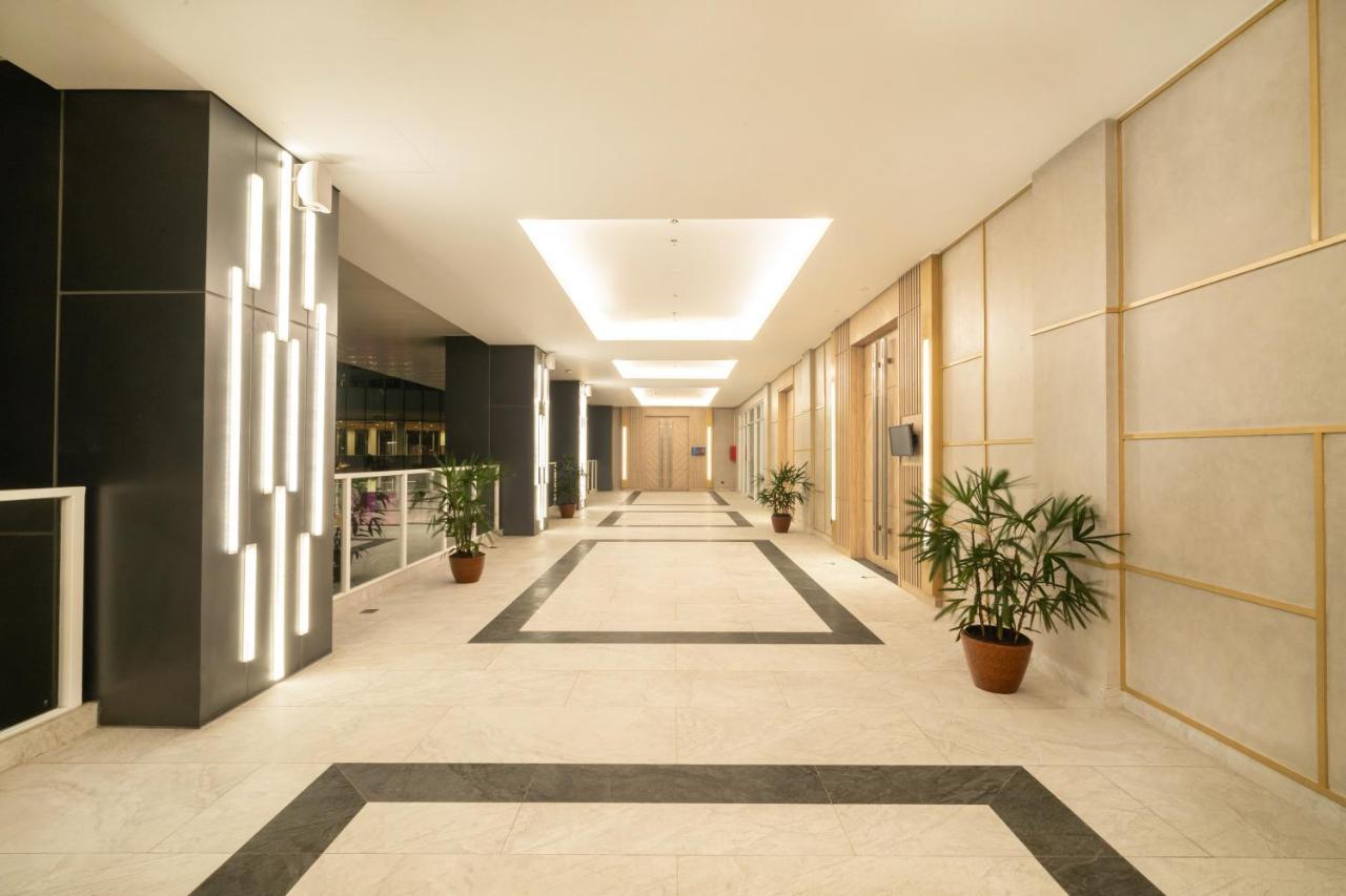 Harris Suites Puri Mansion Джакарта Екстер'єр фото