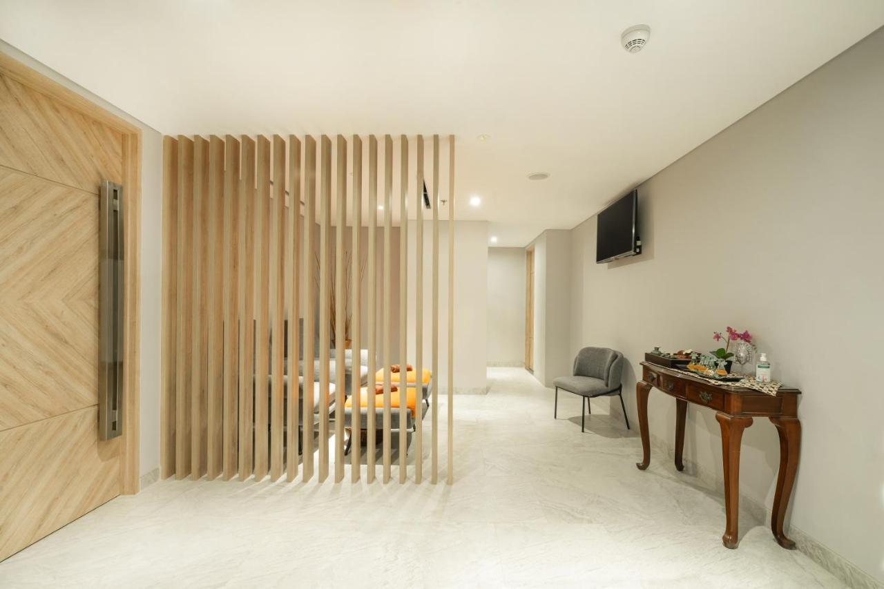Harris Suites Puri Mansion Джакарта Екстер'єр фото