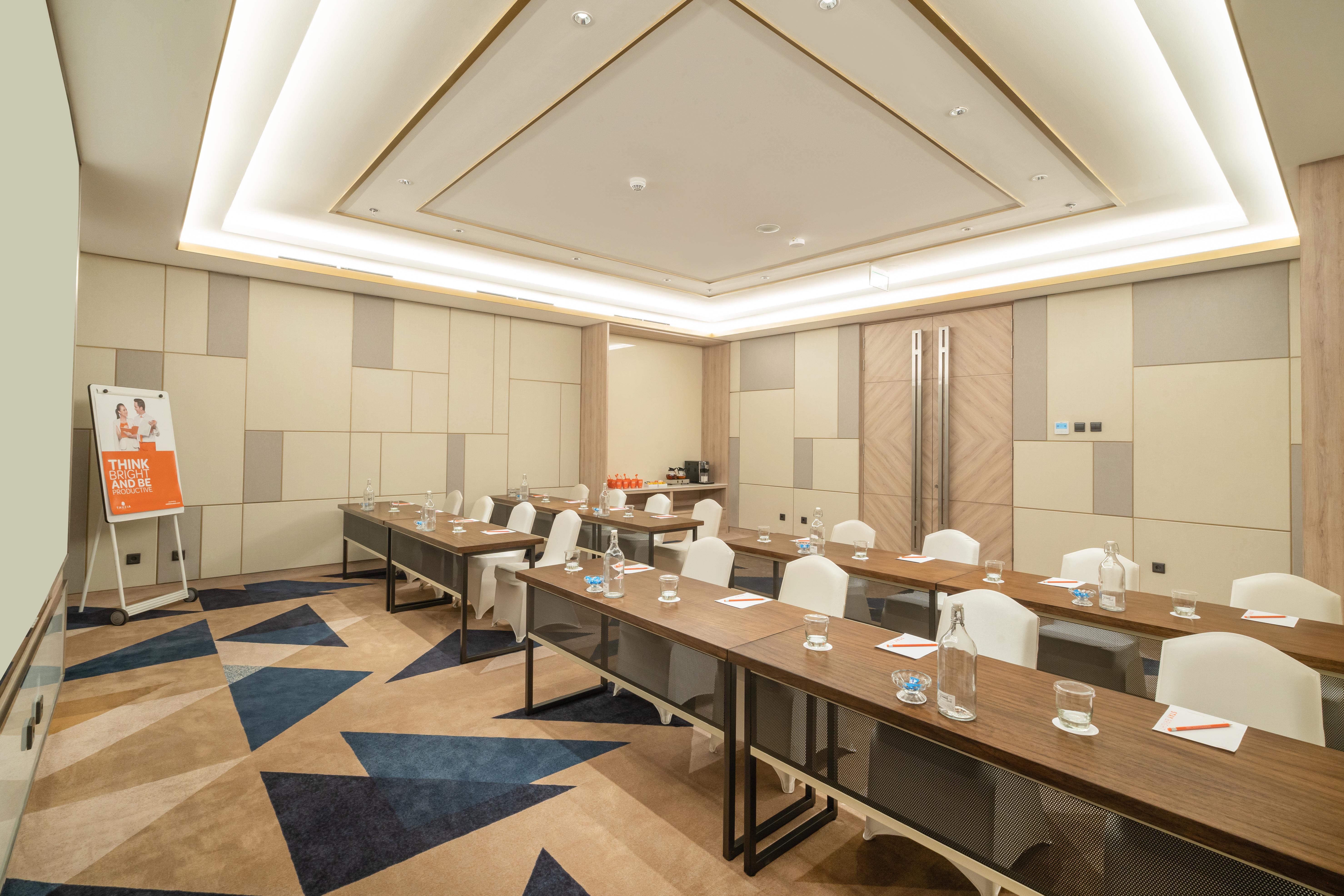 Harris Suites Puri Mansion Джакарта Екстер'єр фото