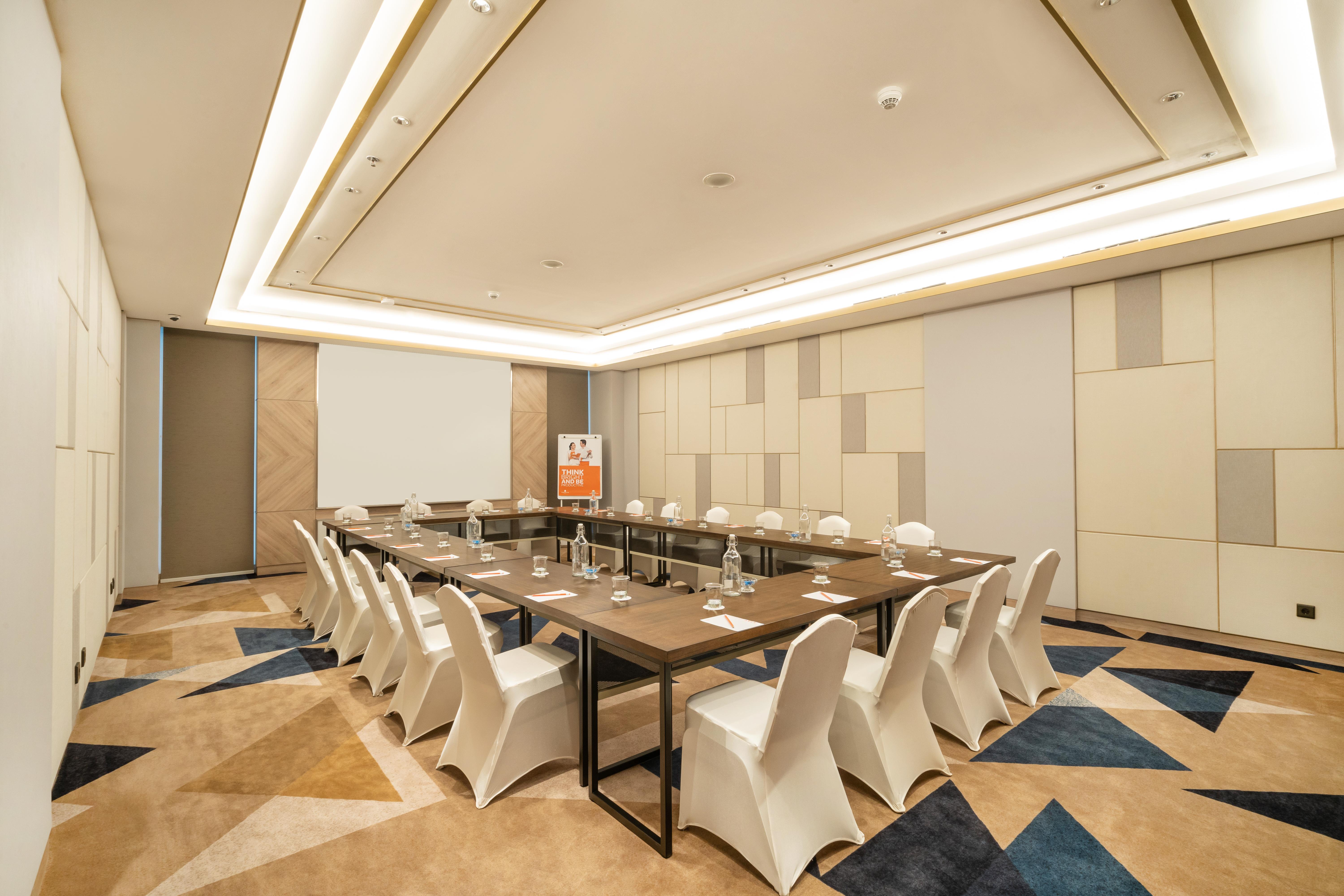 Harris Suites Puri Mansion Джакарта Екстер'єр фото