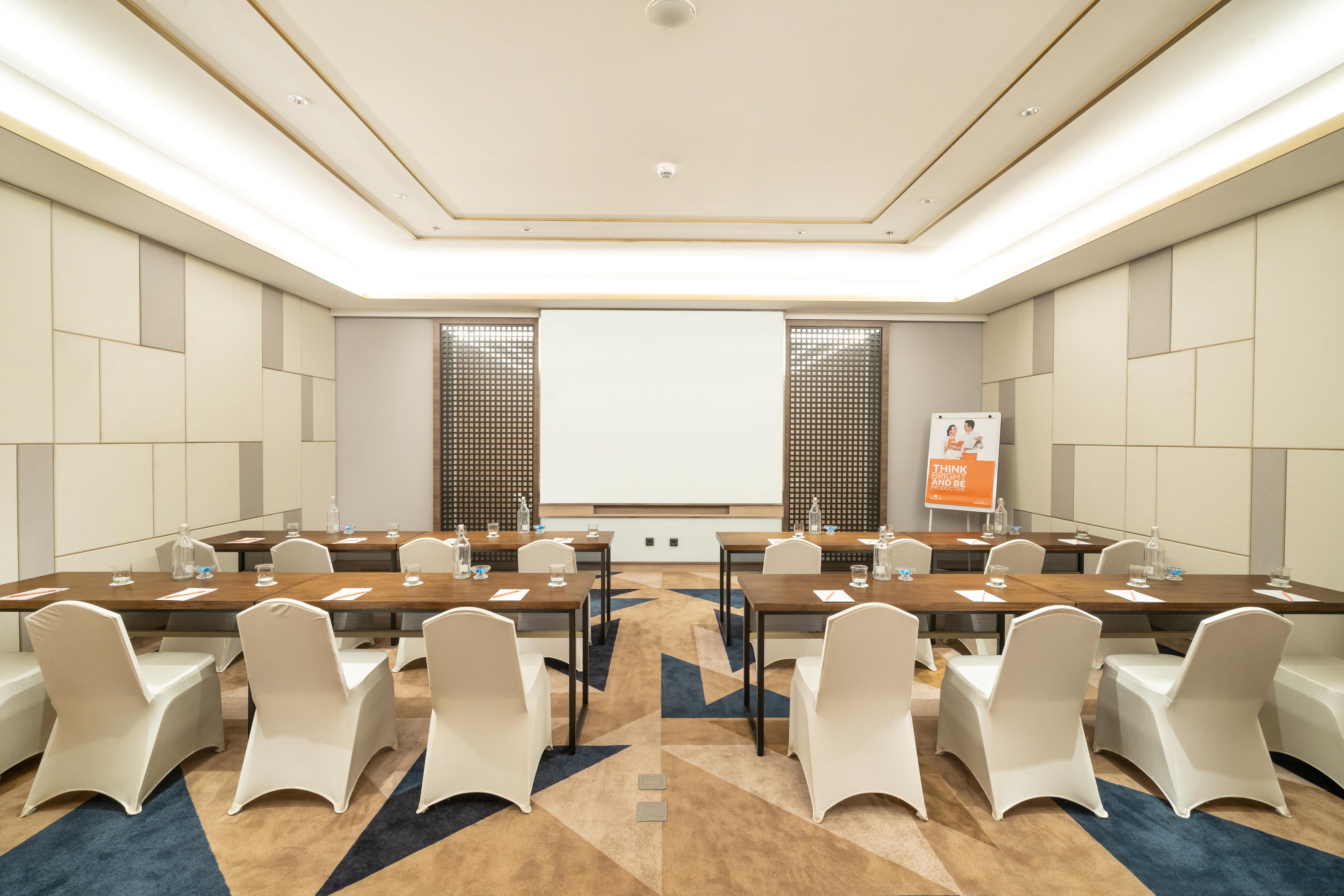 Harris Suites Puri Mansion Джакарта Екстер'єр фото