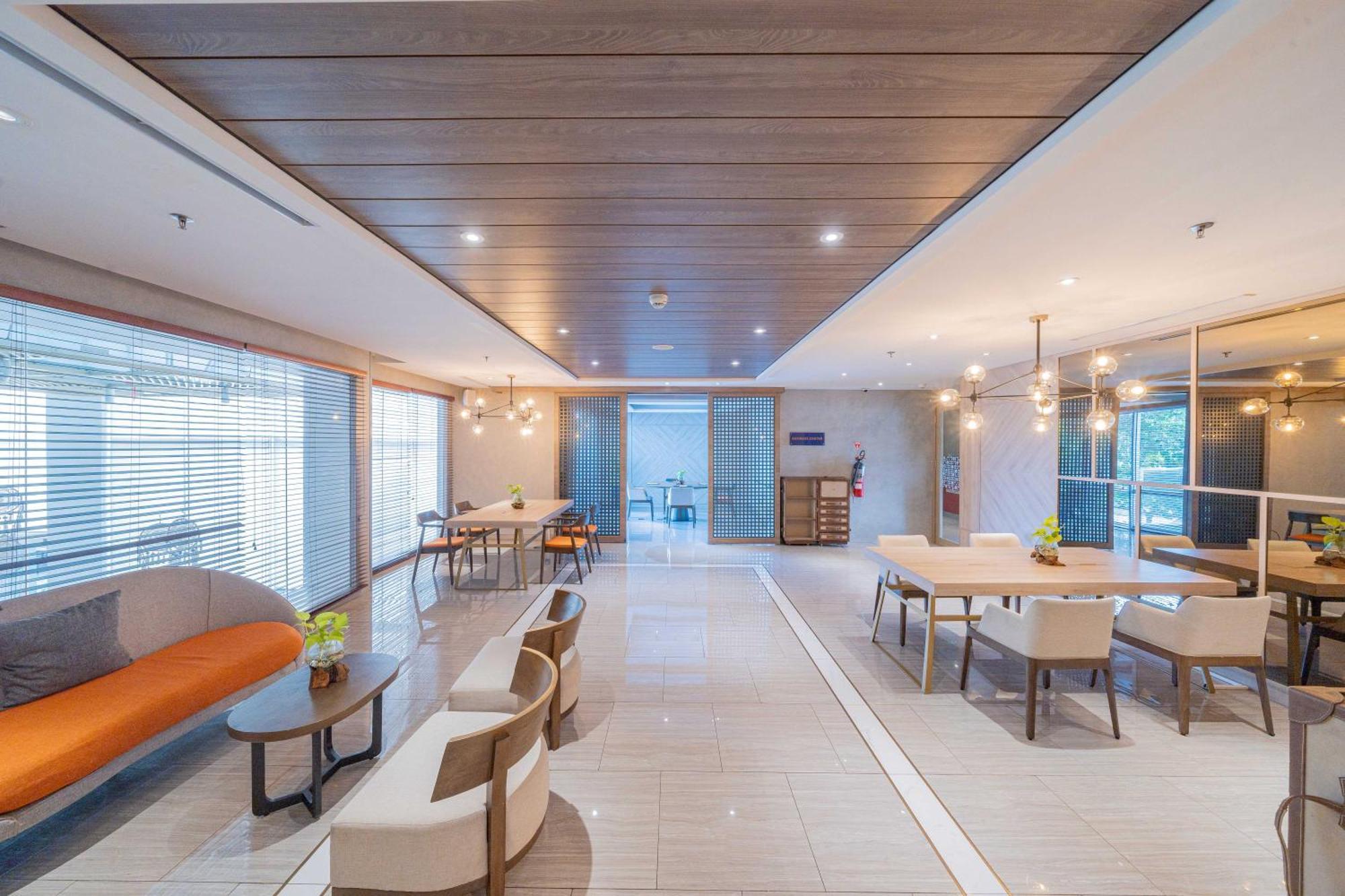 Harris Suites Puri Mansion Джакарта Екстер'єр фото